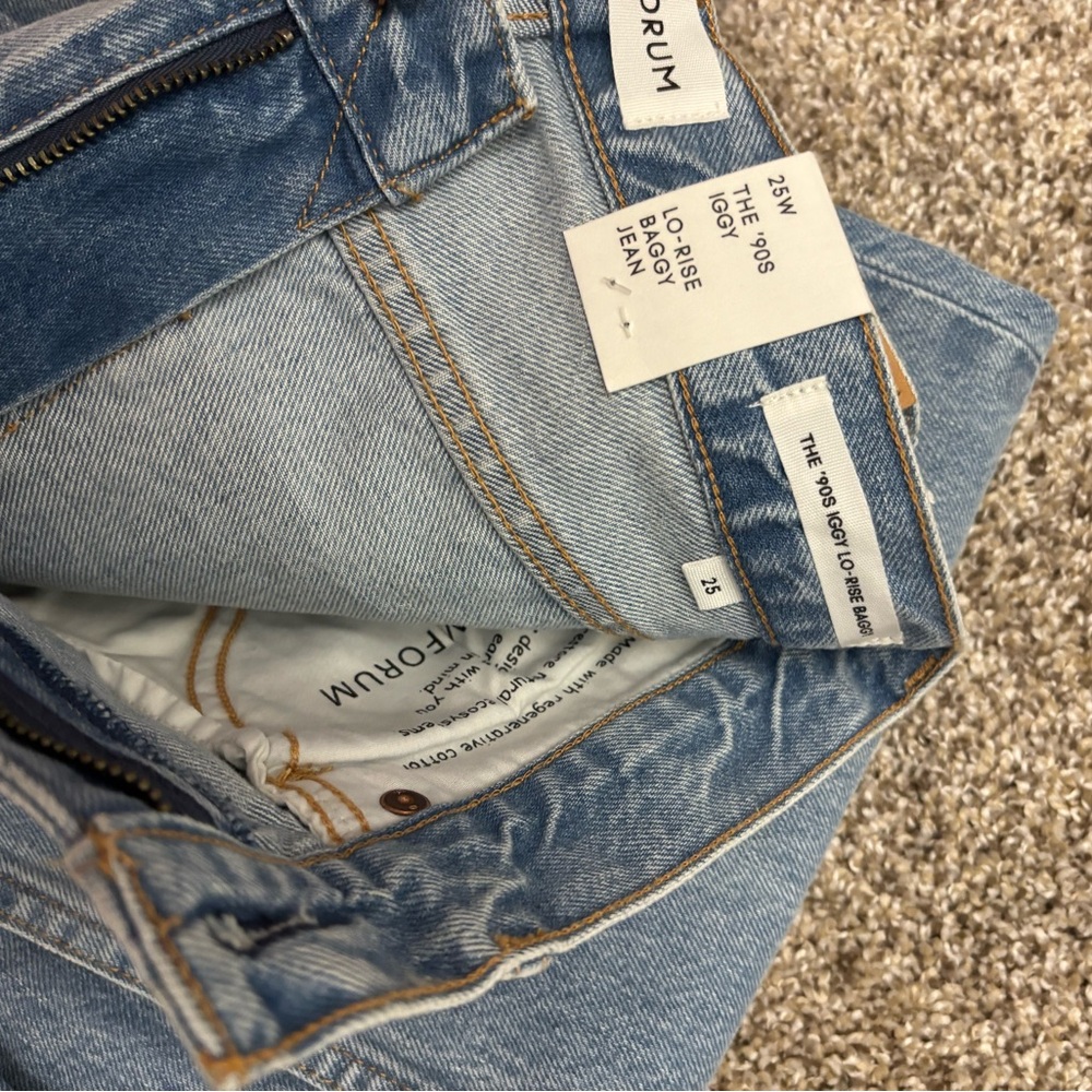 Aritzia Denim Forum Light Blue Jeans Izzy 90s - Picture 3 of 3